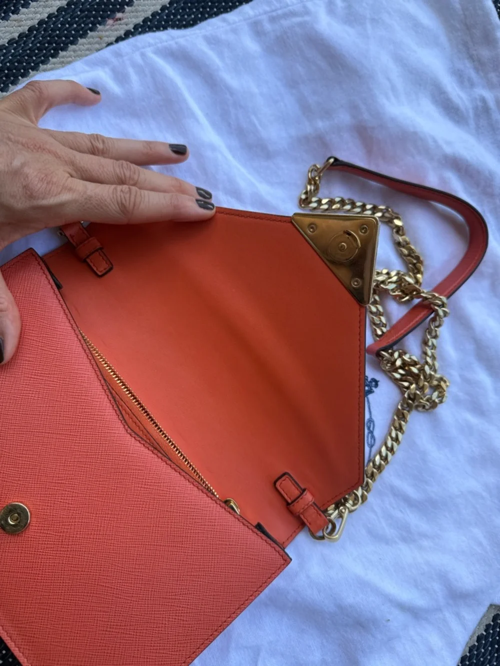 Rare Prada Arancio Saffiano Crossbody with Gold Chain and Logo Plaque - Picture 14 of 17